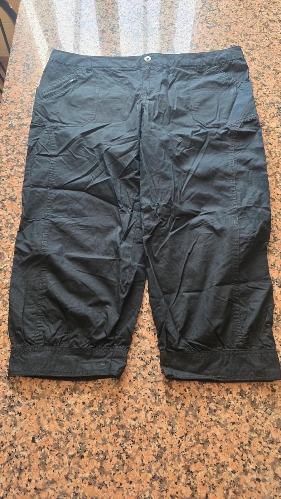 Pantacourt taille 46 neuf